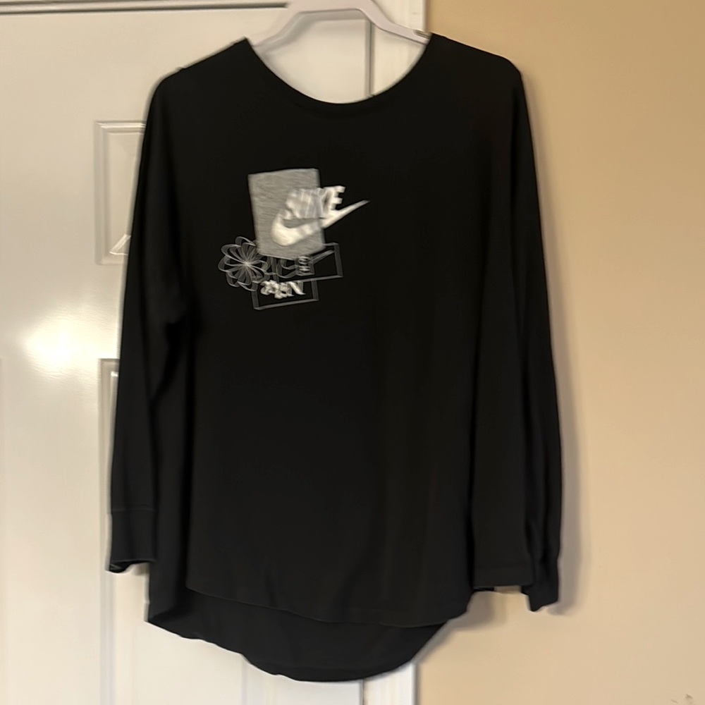 NWOT CUTE NIKE WOMENS LOGO POCKET TEE BLACK SMALL GRAY POCKETS SIZE 2X